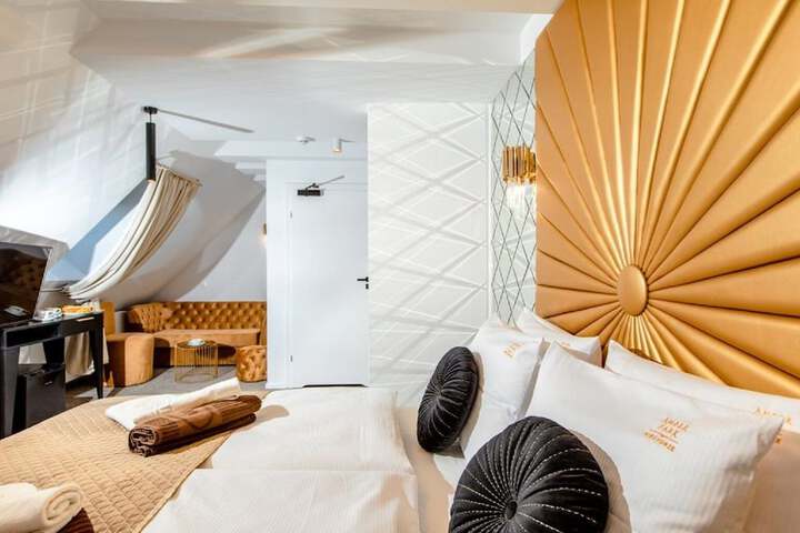 Room 27 of 135