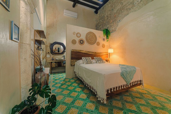 Room 2 of 70