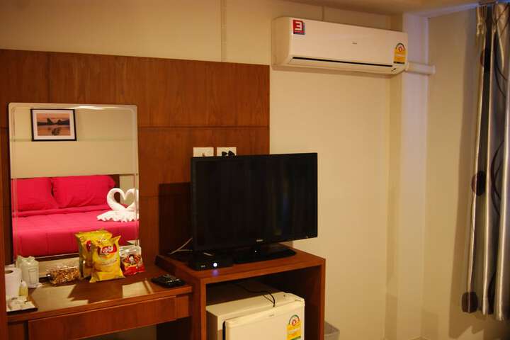 Room 15 of 33