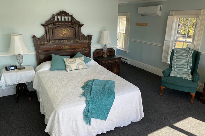 Room 8 of 40