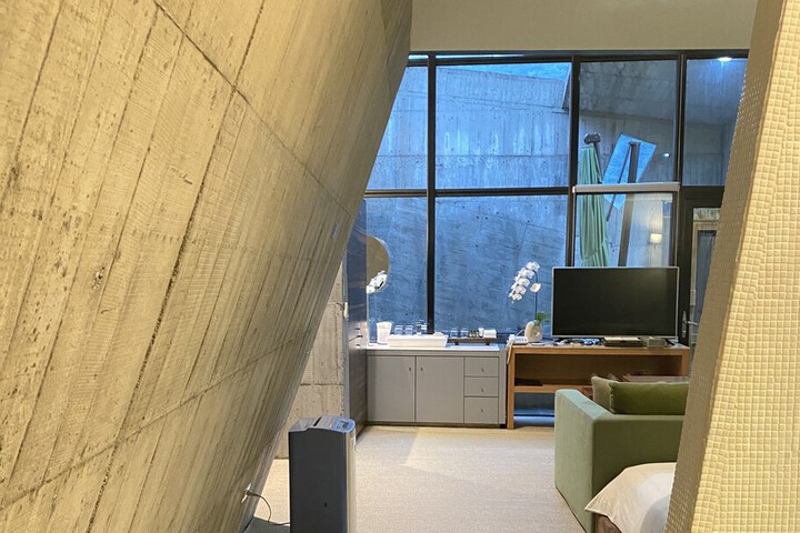 Room 7 of 47