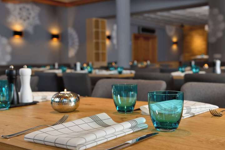 Dining 113 of 185
