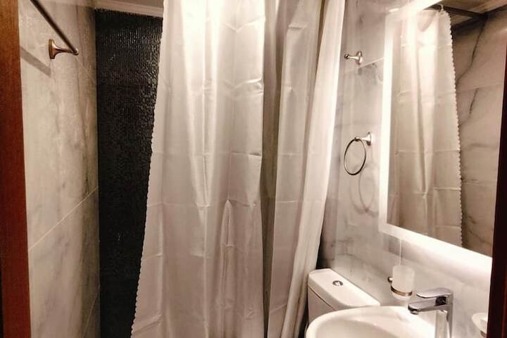 Room 42 of 57