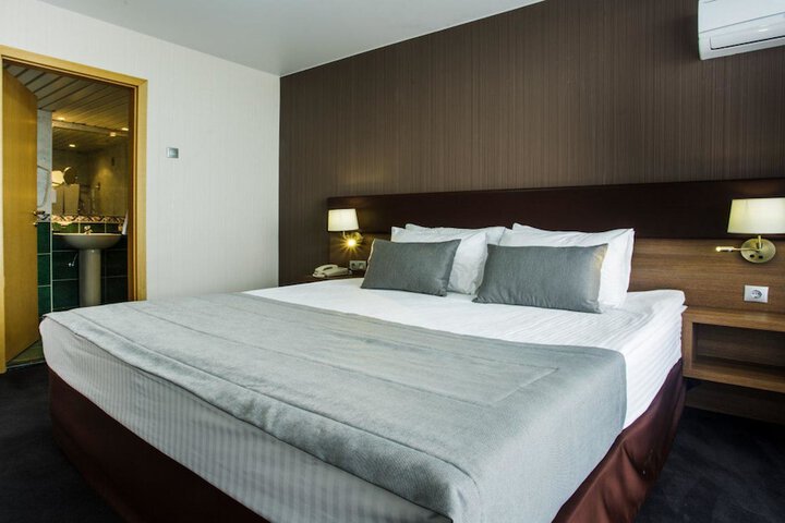 Room 29 of 121
