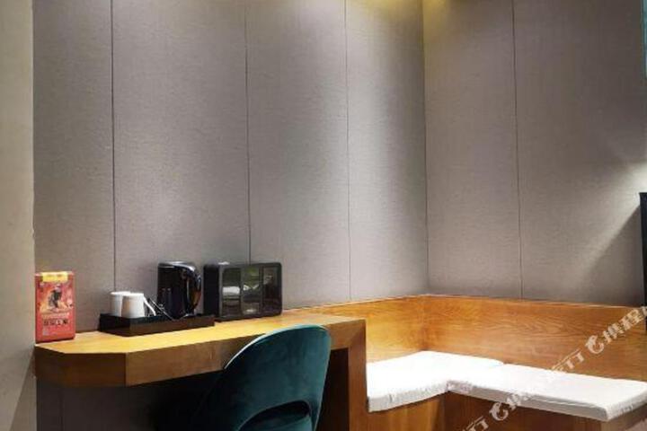Aidu Chuangxiang Hotel(Shaoyang Guiqin Building Materials City)