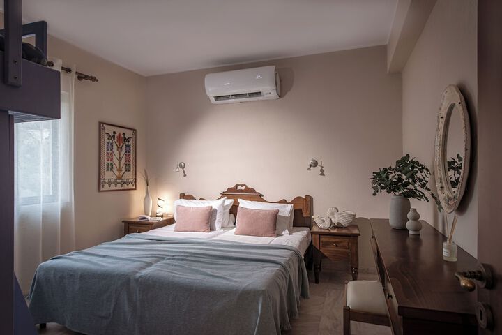 Room 16 of 166
