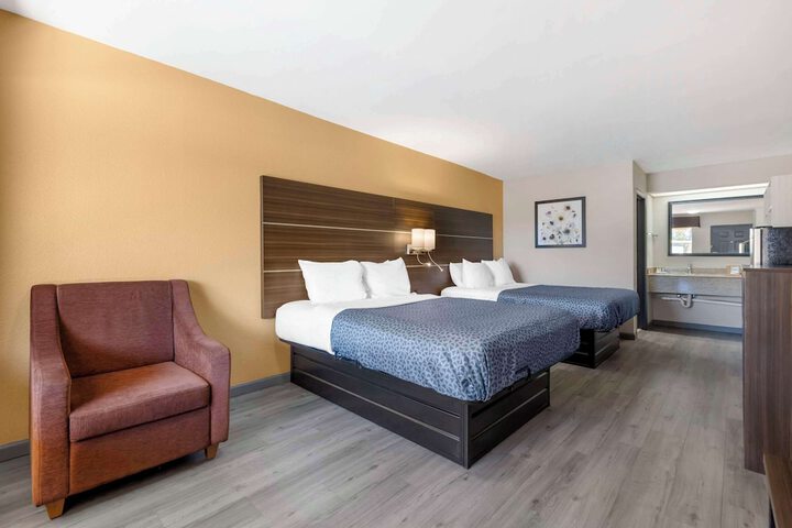 2 Queen Beds Efficiency (3 of 5)