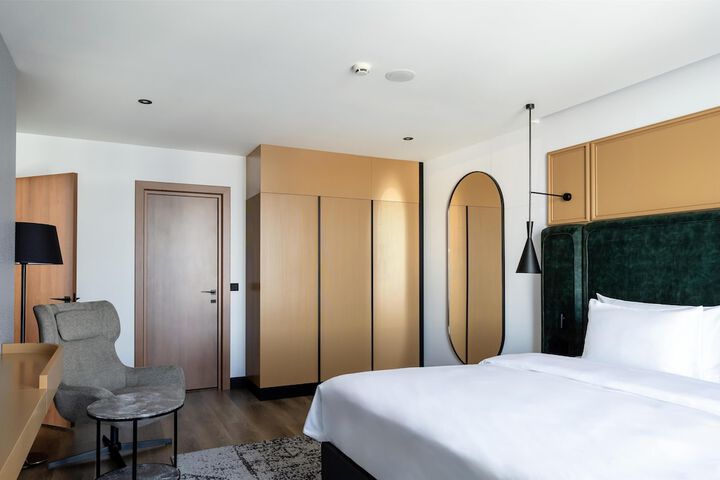 Room 46 of 228