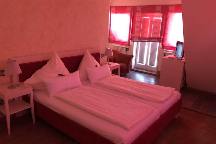 Room 7 of 67