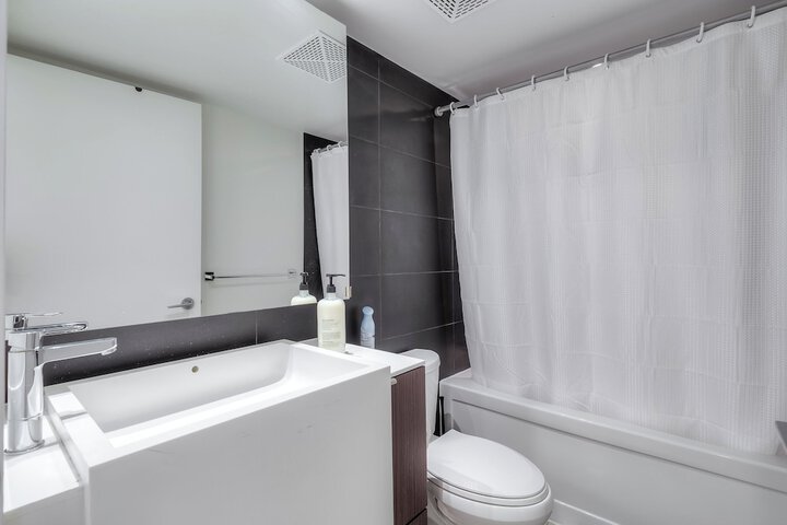 Room 20 of 32