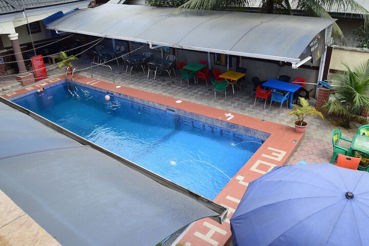 Pool 29 of 39