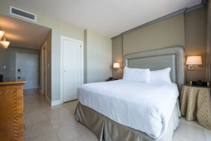 Room 300 of 318