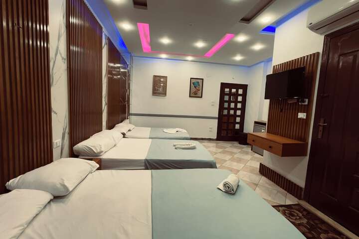 Room 29 of 33