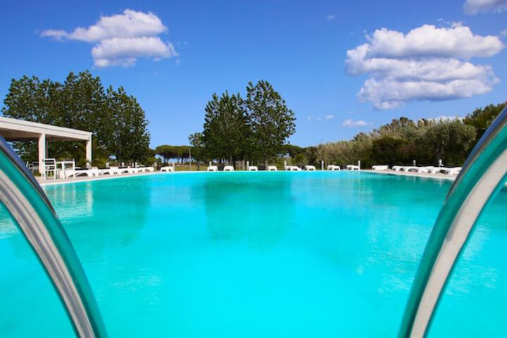 Pool 17 of 48