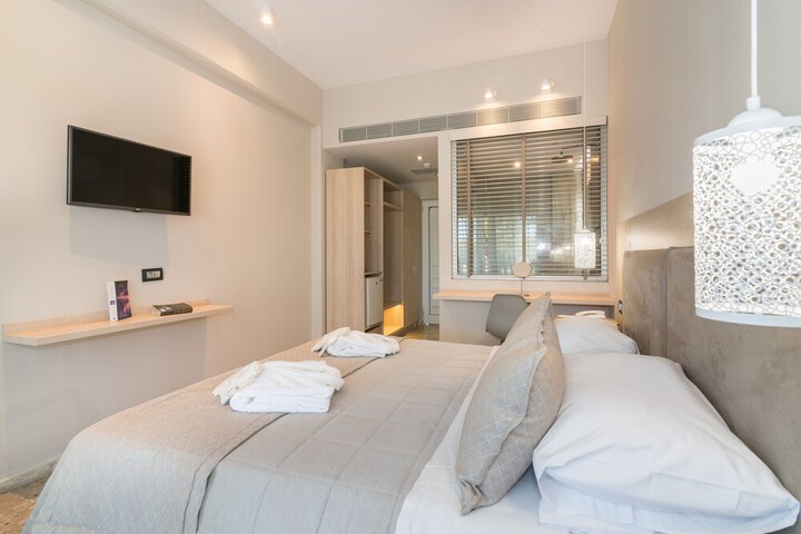 Room 5 of 38