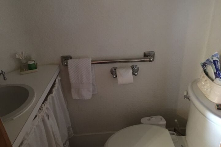 Room 42 of 95