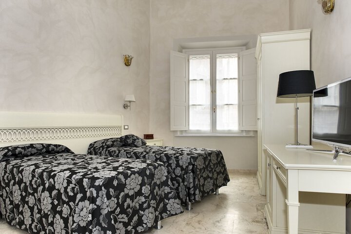 Room 5 of 41
