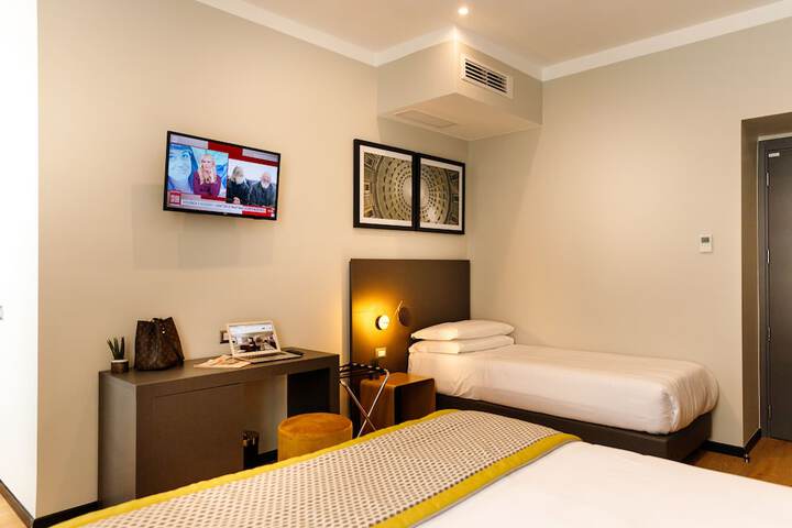 Room 19 of 104
