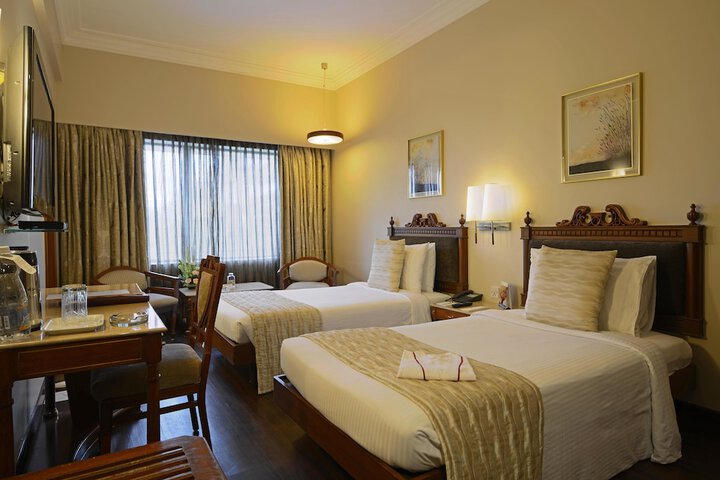 Room 14 of 170