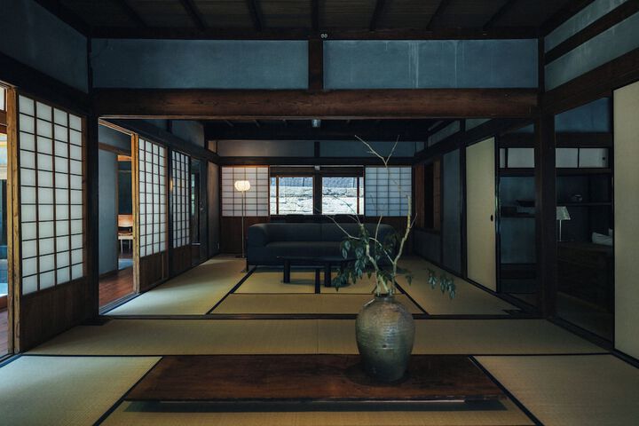 Room 2 of 32