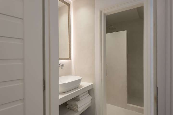 Room 132 of 184