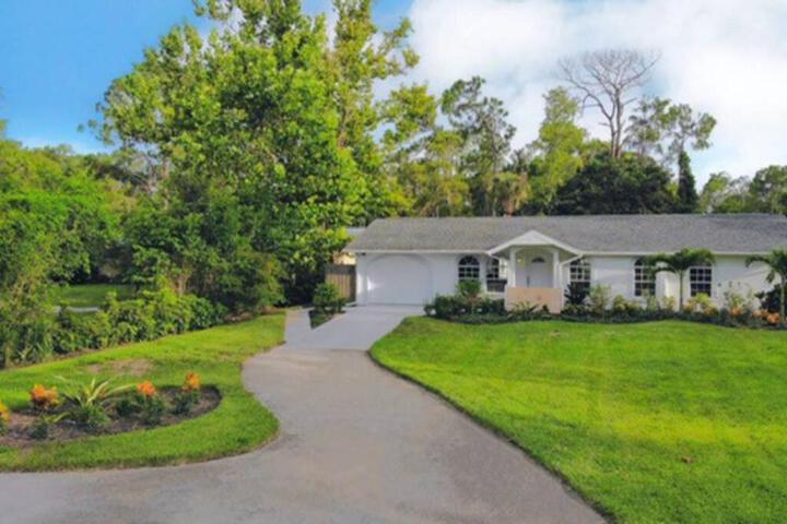 Cheerfull 4 / bed/ 3 Bath / pool / best Location