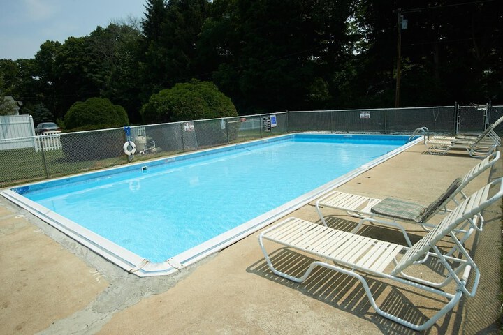 Pool 19 of 23
