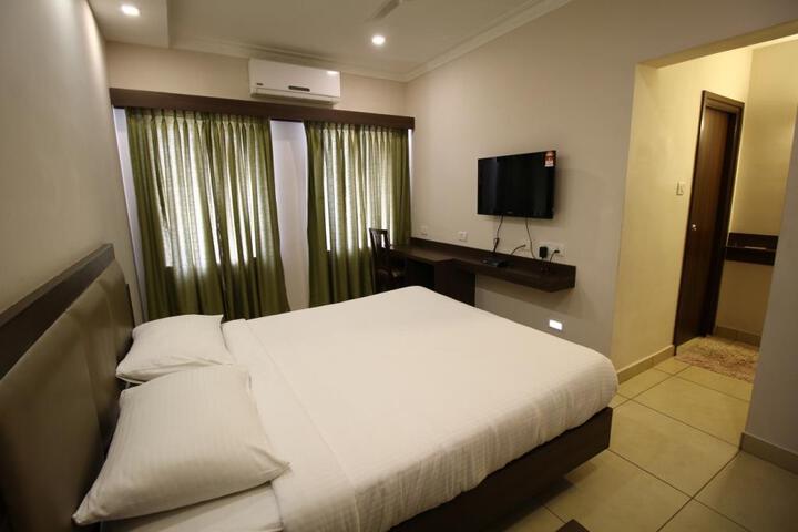 Vels Hotel