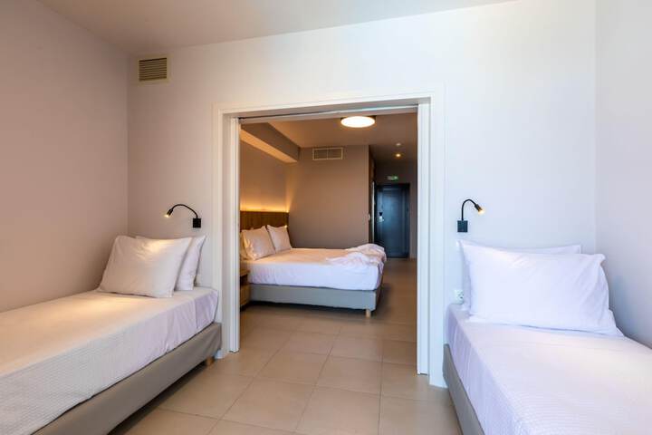 Room 16 of 80