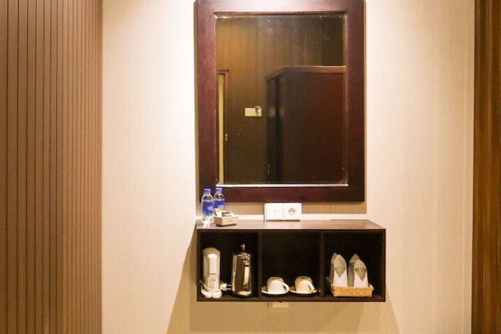 Room 17 of 97