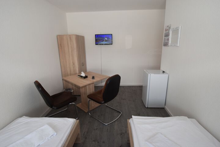 Room 7 of 11