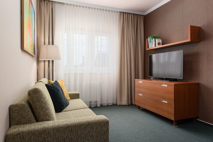 Room 13 of 52