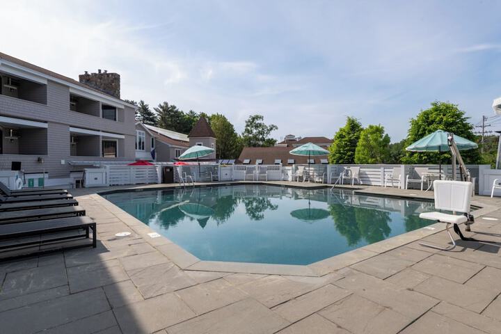 Pool 89 of 105