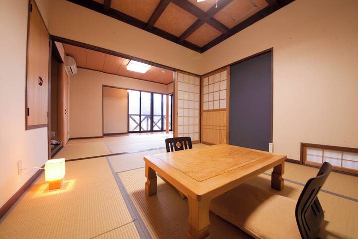 Room 17 of 27