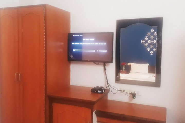 Room 4 of 15