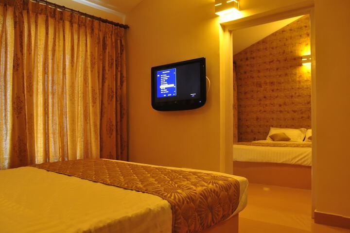 Room 3 of 33