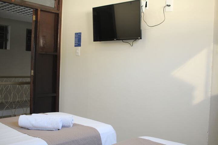 Room 8 of 33