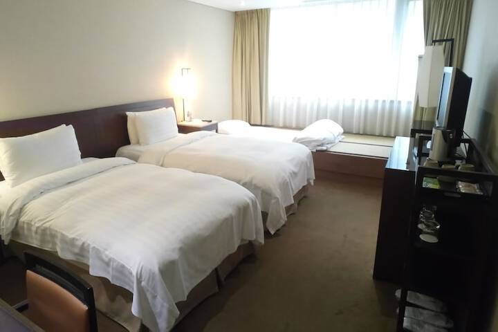 Room 16 of 62