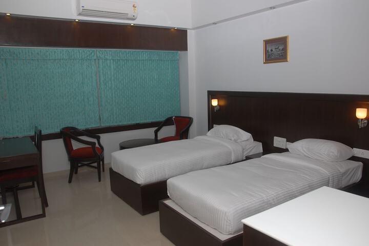 Room 4 of 34