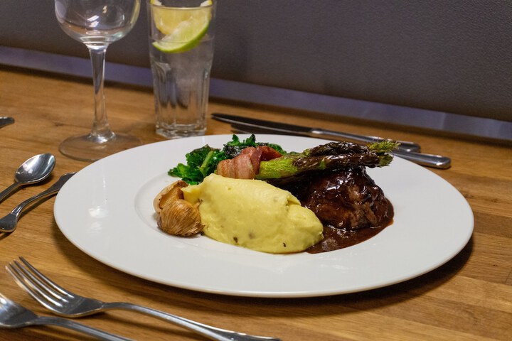 Dining 53 of 70