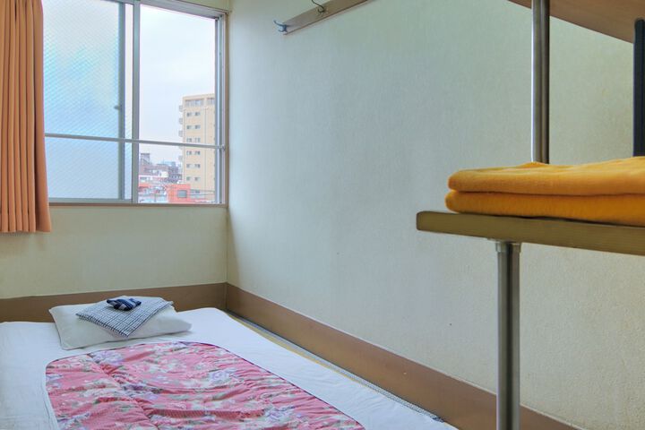 Room 11 of 41