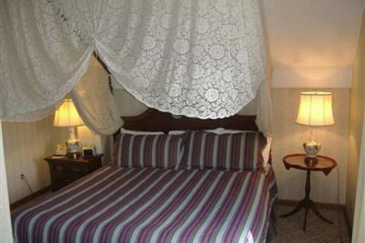 Room 15 of 42
