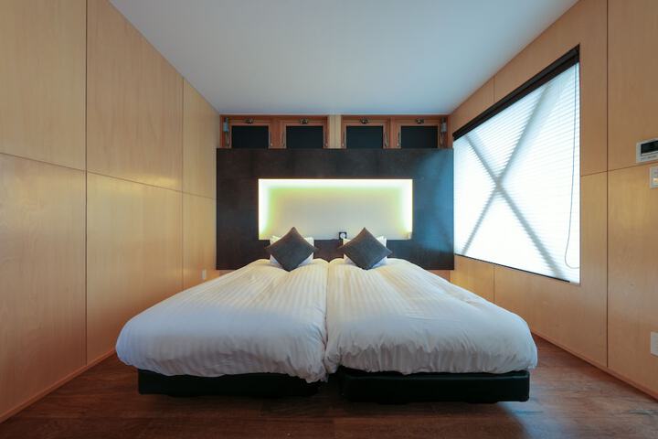 Room 16 of 110
