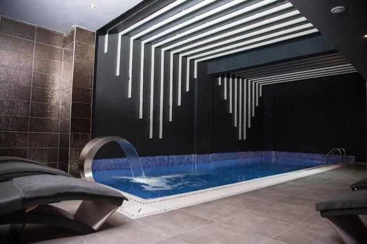 Pool 51 of 91