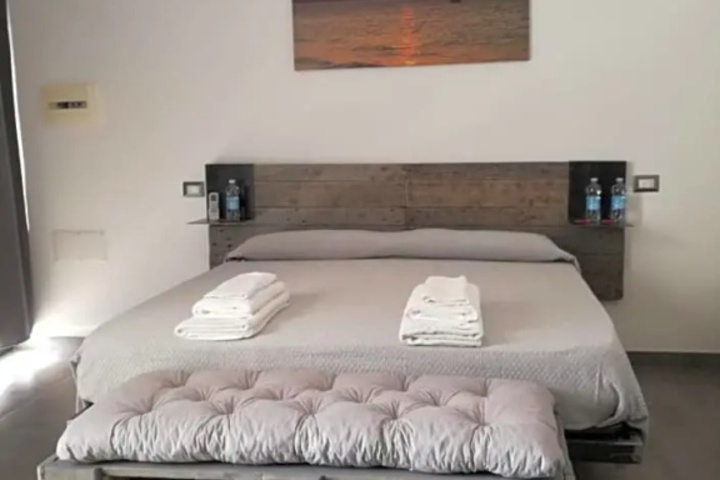 Room 4 of 11
