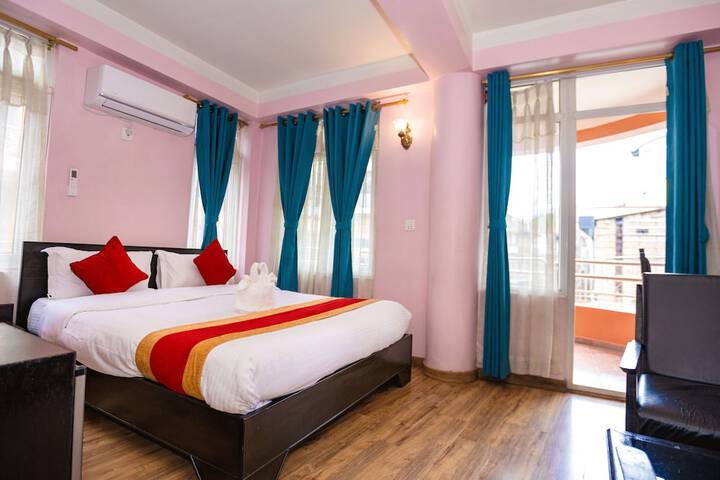 Room 2 of 8