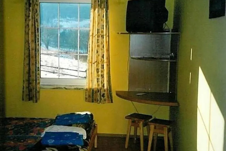 Room 2 of 21