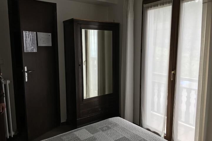 Room 2 of 24