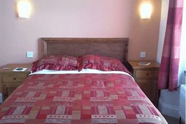 Room 5 of 11