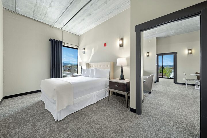Room 18 of 65